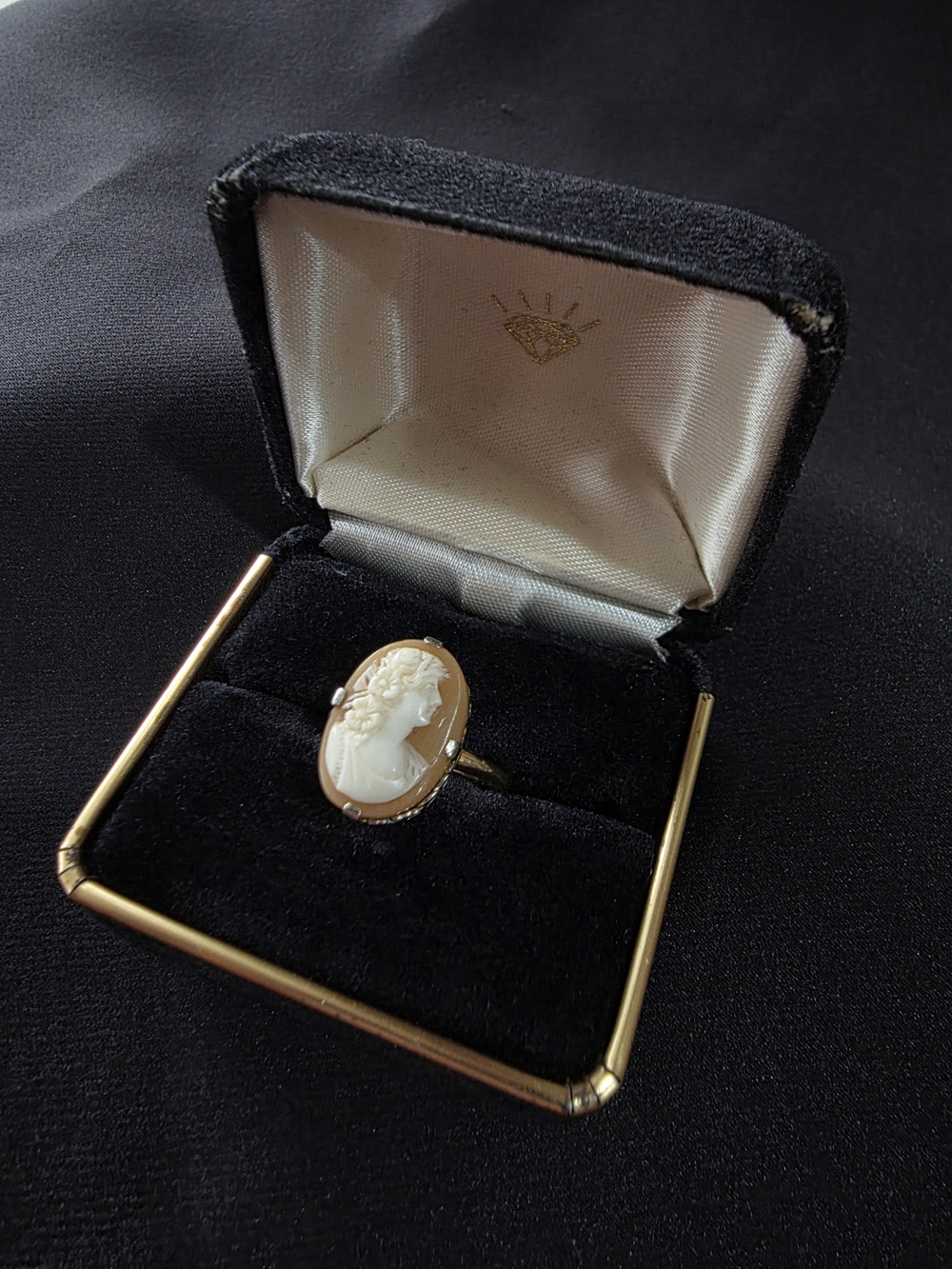 PRISTINE Vintage 14K Gold Carved Shell Cameo Ring - C.L. Tivol & Sons - Size 7